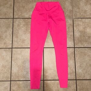 BuffBunny Pink High Rise Vibe Perforated Laser Cut
7/8 Leggings